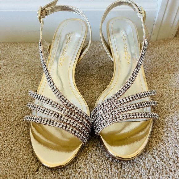 Gold Strappy Women's Caparross Bethany heels size 7.5 new with box - Picture 2 of 8
